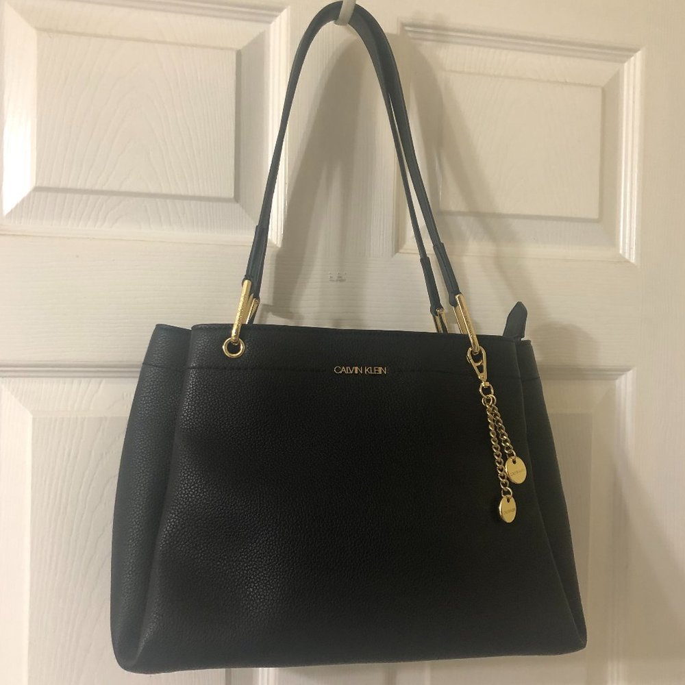 Calvin Klein Leather Shoulder Bag